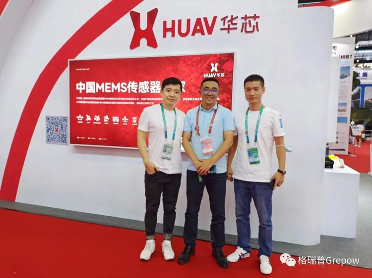 88038威尼斯公司参展合影