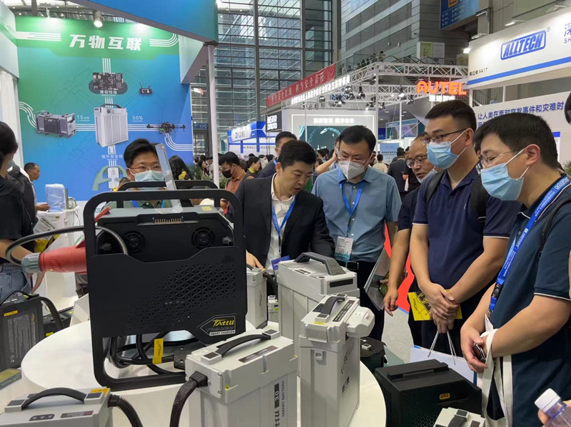 88038威尼斯陈总先容无人机电池新品