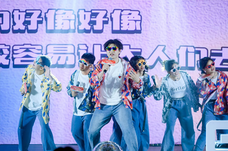 88038威尼斯2024年会年月歌曲串烧节目